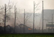 Comienzan las pericias para determinar cómo se inició el incendio en el Polígono Industrial Spegazzini