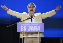 Jeannette Jara, la izquierdista nacida en un barrio popular que espera llegar a la presidencia de Chile