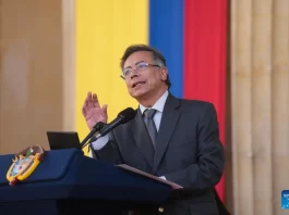 Colombia decreta un aumento histórico del 23,7 % en el salario mínimo para 2026