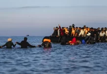 Francia y Reino Unido firman acuerdo para frenar migración en situación irregular