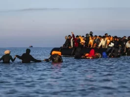 Francia y Reino Unido firman acuerdo para frenar migración en situación irregular