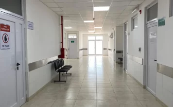 Chaco: una mujer se hizo pasar por médica y trabajo en hospitales durante meses