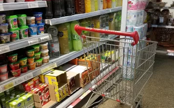 Consumo en mutación: leve repunte, caída en supermercados y giro hacia compras de cercanía