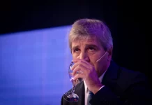 Caputo sale a captar U$S 900 millones para el pago de la deuda