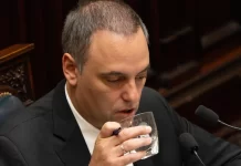 Manuel Adorni descarta renunciar: «Por el contrario, estoy acá dando la cara»