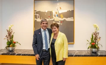 Caputo desembarcó en Washington y ya negocia el desembolso