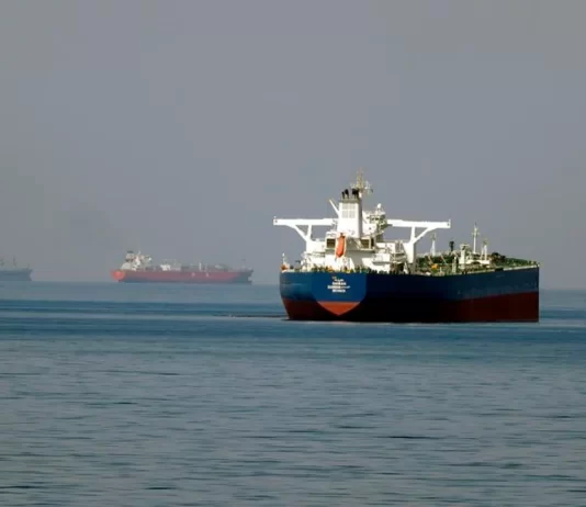 Irán vuelve a restringir el paso por el Estrecho de Ormuz