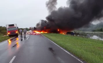 Choque entre dos camiones, incendio y muerte en Chaco