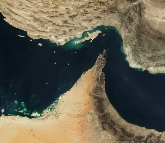 Estrecho de Ormuz: Irán atacó y secuestró tres barcos cargueros en medio de la tregua con Estados Unidos