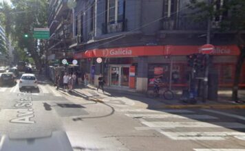 Tiene 18 años, manejaba alcoholizado y chocó contra un banco en pleno Palermo