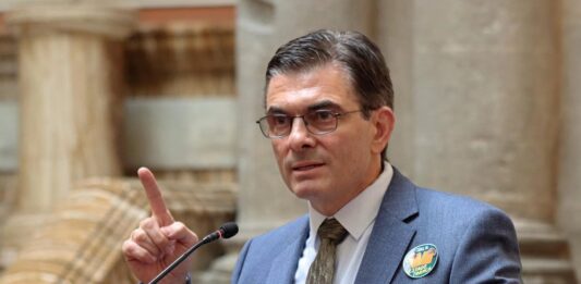 Bolivia: Rodrigo Paz designa a nuevo ministro de Trabajo en un intento por solucionar la crisis
