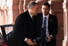 Adorni se prepara para presentar su declaración jurada, pero elude las presiones de Bullrich y Villarruel