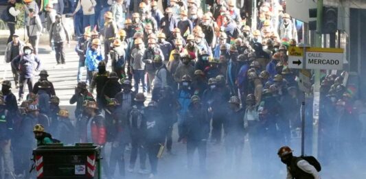 Tensión en Bolivia: Policía y Fuerzas Armadas desbloqueaban rutas