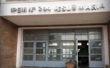 Murió una alumna de 15 años tras caerle un arco de fútbol en una escuela de Jesús María