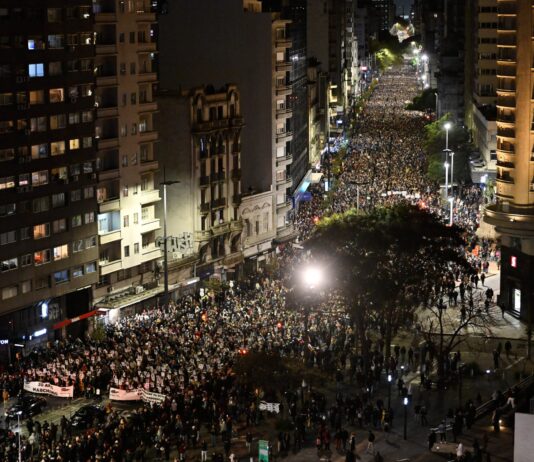 Uruguay marchó en reclamo por los desaparecidos durante la dictadura militar