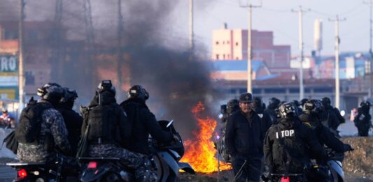 Bolivia en llamas: “Nuestra democracia institucional es frágil”, reconoce el presidente Rodrigo Paz