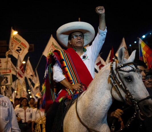 Confirman que el candidato de izquierda Roberto Sánchez será el rival de Keiko Fujimori en el balotaje en Perú