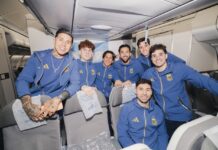La selección argentina inició su viaje a Estados Unidos para la defensa del título mundial