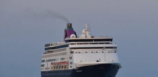 Aislaron a 1700 personas de un crucero en Francia por un posible brote de gastroenteritis: un muerto