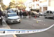 Misterio en Once: encontraron un auto con manchas de sangre y vainas servidas en la calle