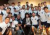 La Mona Jiménez se metió en la concentración de la selección argentina, hizo bailar a Messi y se llevó un regalo especial