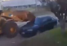 Locura en Entre Ríos: manejó borracho una retroexcavadora y chocó a siete autos