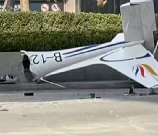 China: una avioneta se estrelló contra la Torre Citic, el edificio más alto de Beijing