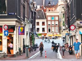 Tres niños y un adulto que iban en bicicleta murieron tras ser atropellados por un auto en Holanda