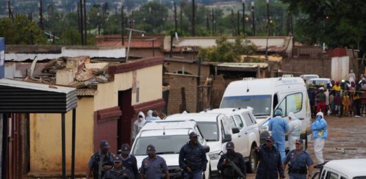 Ola de extranjeros que huyen ante la violencia xenofóbica en Sudáfrica: siete muertos y cientos de evacuados