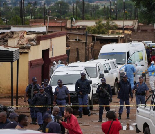 Ola de extranjeros que huyen ante la violencia xenofóbica en Sudáfrica: siete muertos y cientos de evacuados