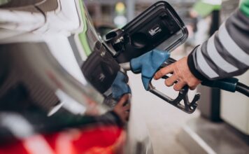 ¿Es la nafta más cara siempre la mejor opción? Mónica Marí aclara mitos del combustible
