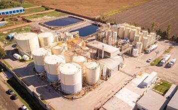 Industriales Argentinos Exigen Diálogo Tras Críticas de Milei