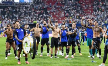 La botella de Pickford que sorprendió a Messi y a todo el plantel argentino tras el triunfo ante Inglaterra