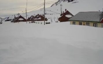 Feroz temporal en varias provincias del país: localidades aisladas y paredones de nieve de cuatro metros