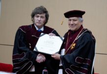 Javier Milei fue distinguido con un Doctor Honoris Causa por una universidad de Perú