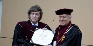 Javier Milei fue distinguido con un Doctor Honoris Causa por una universidad de Perú