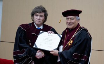 Javier Milei fue distinguido con un Doctor Honoris Causa por una universidad de Perú