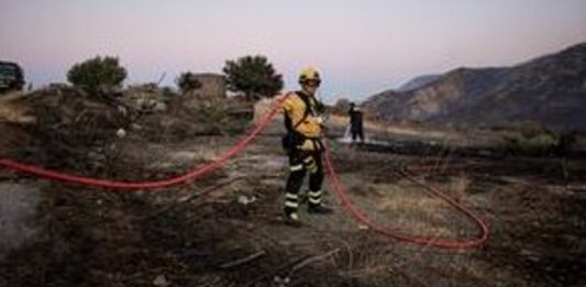 Creta en Emergencia: 8.000 Evacuados por Desgarradores Incendios Forestales