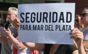 Impactante: Durante una marcha contra la inseguridad, roban una moto y lo graban en vivo