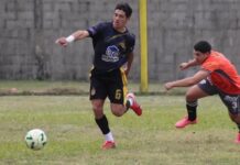 Un futbolista de 18 años murió tras chocar en moto contra un auto en Chaco