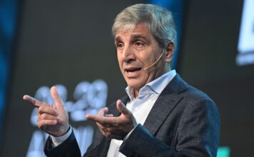 Dólares del colchón: uno por uno, los cambios clave del nuevo proyecto de Inocencia Fiscal que presentó el Gobierno