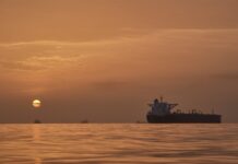 La inestabilidad en Medio Oriente presiona el precio del petróleo: cómo puede afectar a la Argentina