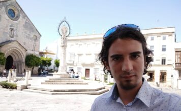 Un ingeniero argentino fue asesinado en España por un hombre que sospechaba que su pareja le era infiel con él