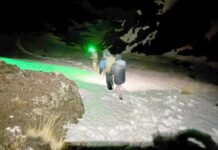 Gendarmes encontraron en un cerro de Chubut a una mujer que se había extraviado por la niebla y el mal clima