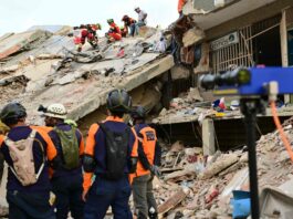 Los socorristas continúan las tareas de rescate mientras se apagan las últimas esperanzas en Venezuela