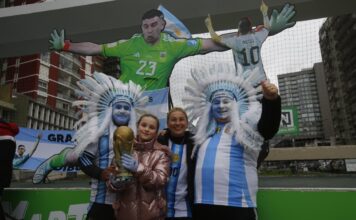Un banderazo en Mar del Plata para pedirle Dibu Martínez que siga en el seleccionado argentino