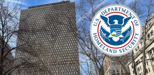 Revelan el Impactante Interior de una Sala de Detención del ICE en Nueva York