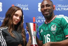 Belinda vivió una noche histórica para ella y para México: entregó el premio a mejor jugador y conoció a su artista favorito