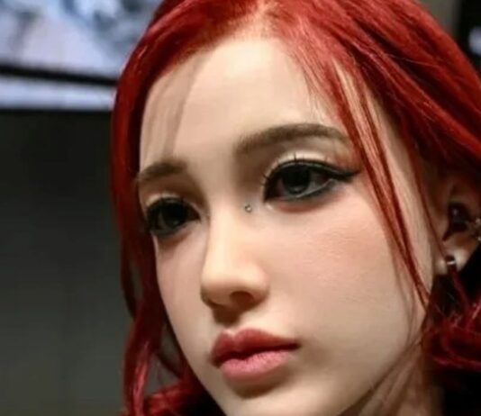 China Lanza U1: El Robot Humanoide que Combate la Soledad