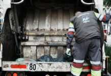 Trágico accidente laboral: Un recolector de residuos muere aplastado por un camión